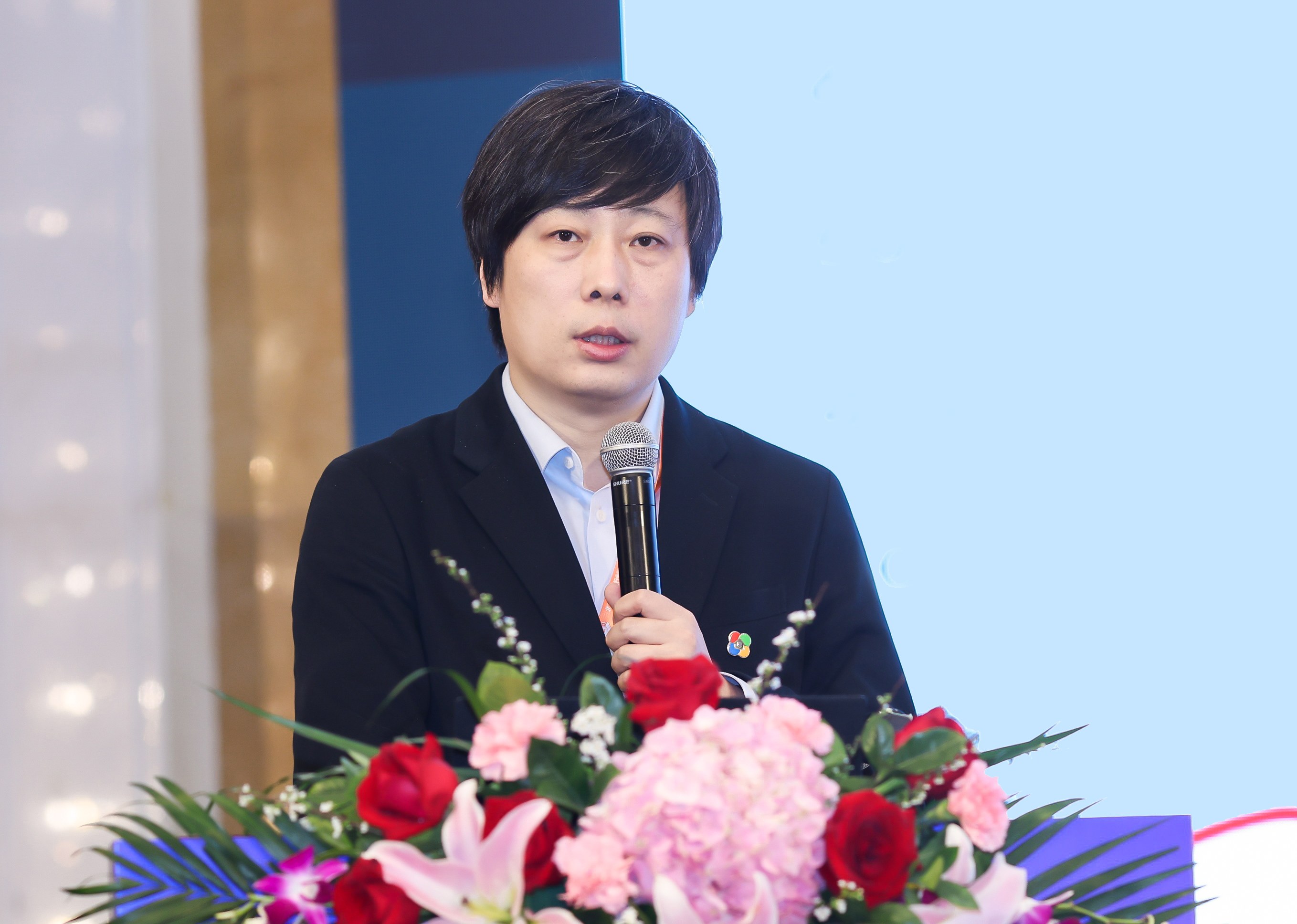 王炜.jpg
